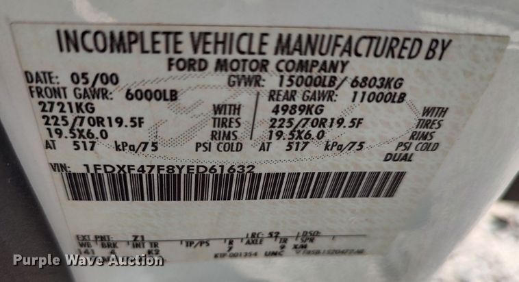 image for item LK9127 2000 Ford F450 Super Duty  flatbed truck