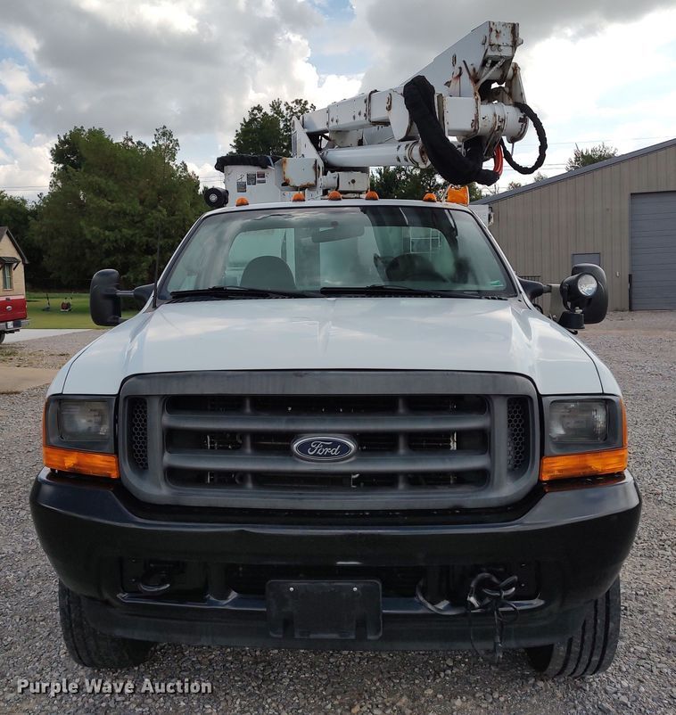 image for item LK9129 2001 Ford F550 Super Duty  bucket truck