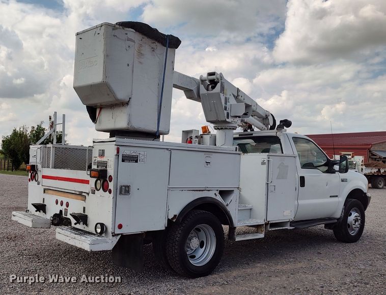 image for item LK9129 2001 Ford F550 Super Duty  bucket truck