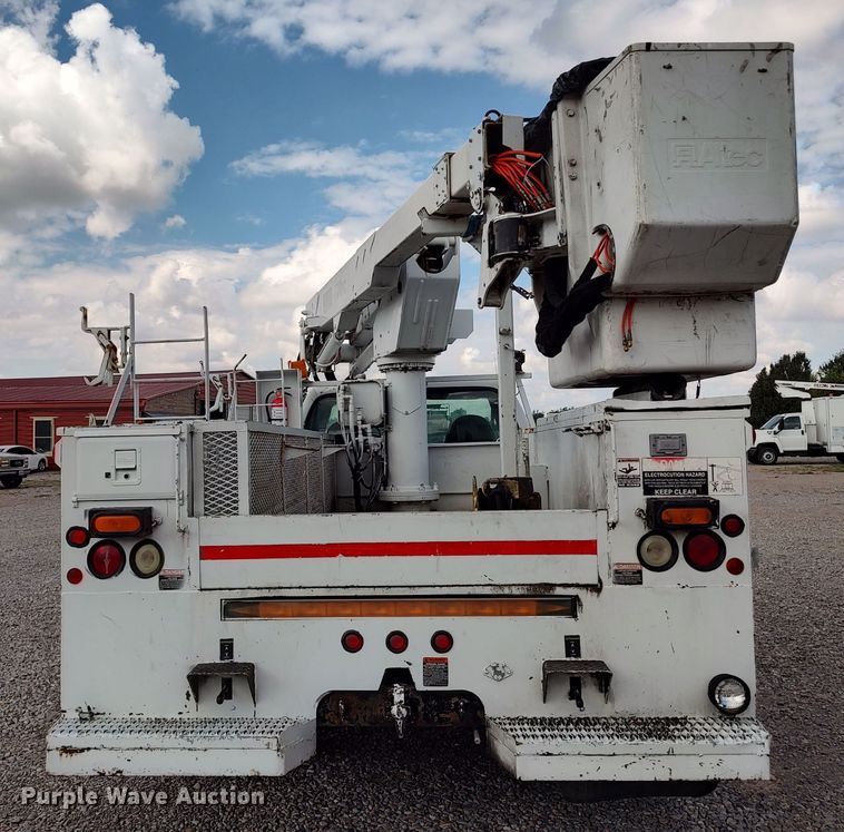 image for item LK9129 2001 Ford F550 Super Duty  bucket truck