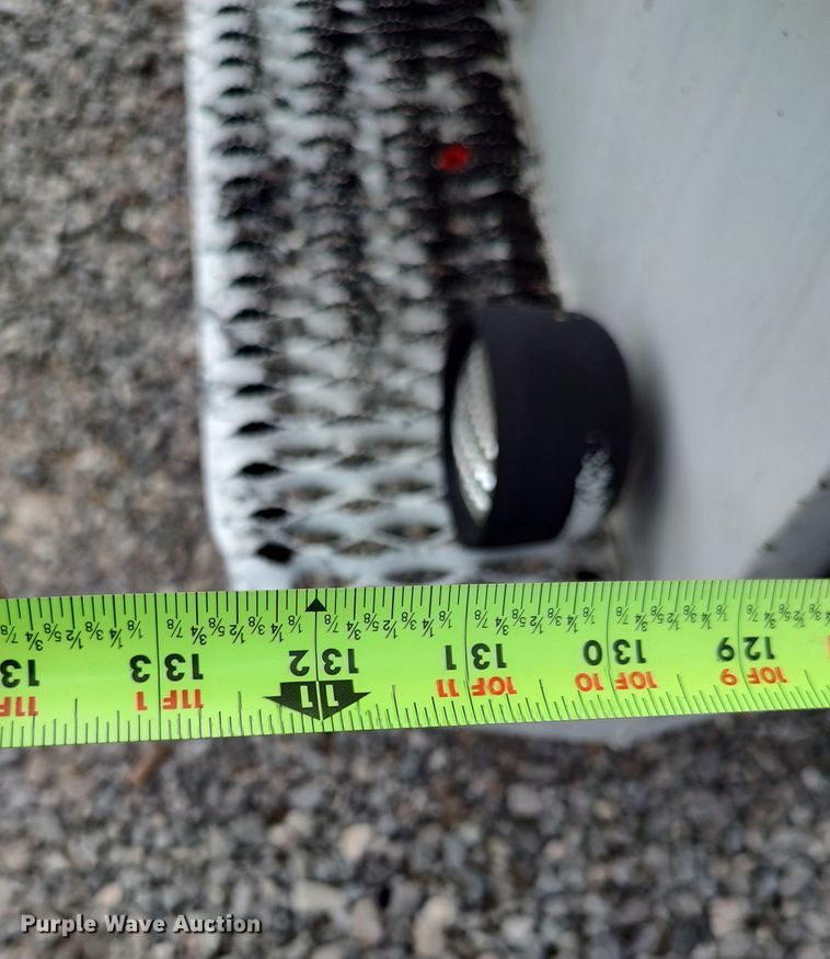 image for item LK9129 2001 Ford F550 Super Duty  bucket truck