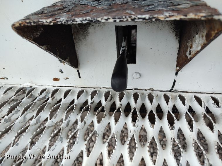 image for item LK9129 2001 Ford F550 Super Duty  bucket truck