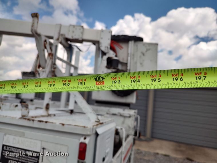 image for item LK9129 2001 Ford F550 Super Duty  bucket truck