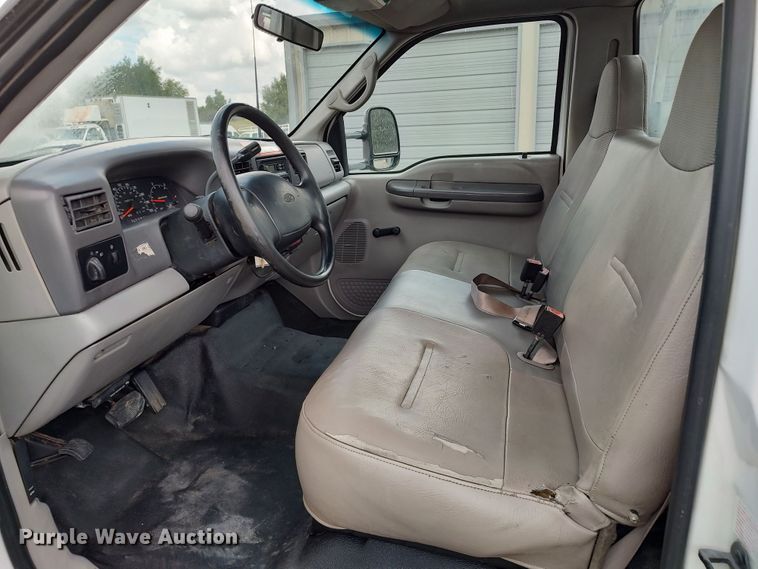 image for item LK9129 2001 Ford F550 Super Duty  bucket truck