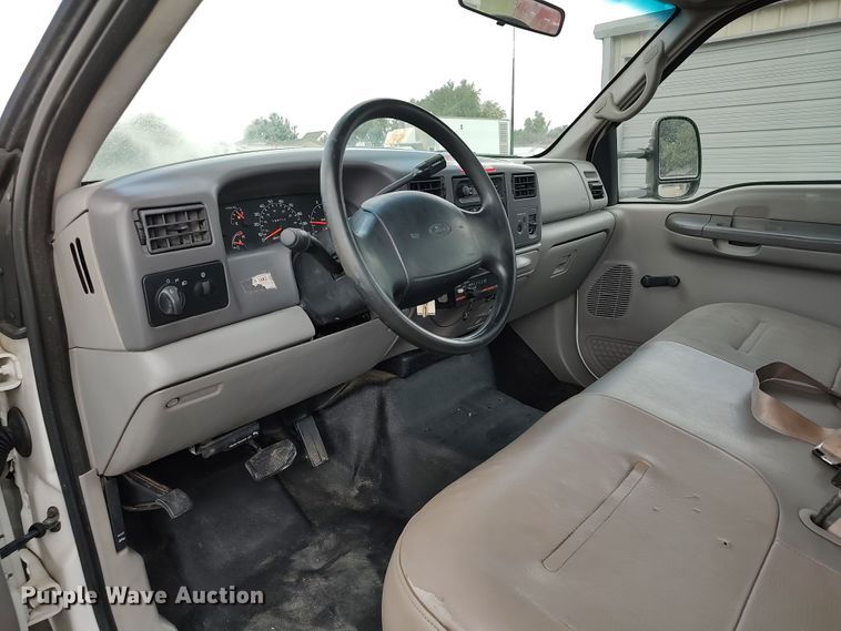 image for item LK9129 2001 Ford F550 Super Duty  bucket truck