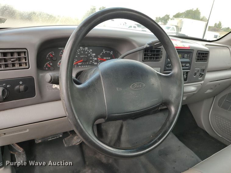 image for item LK9129 2001 Ford F550 Super Duty  bucket truck