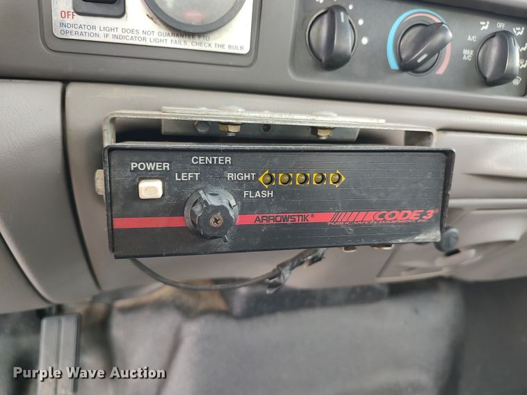 image for item LK9129 2001 Ford F550 Super Duty  bucket truck