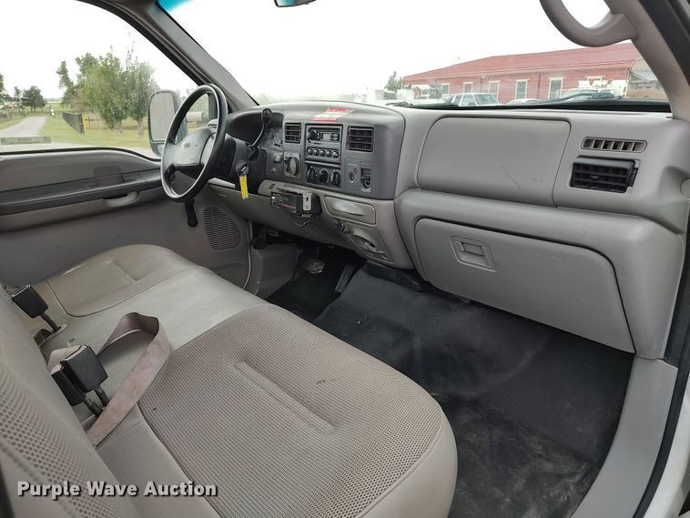 image for item LK9129 2001 Ford F550 Super Duty  bucket truck