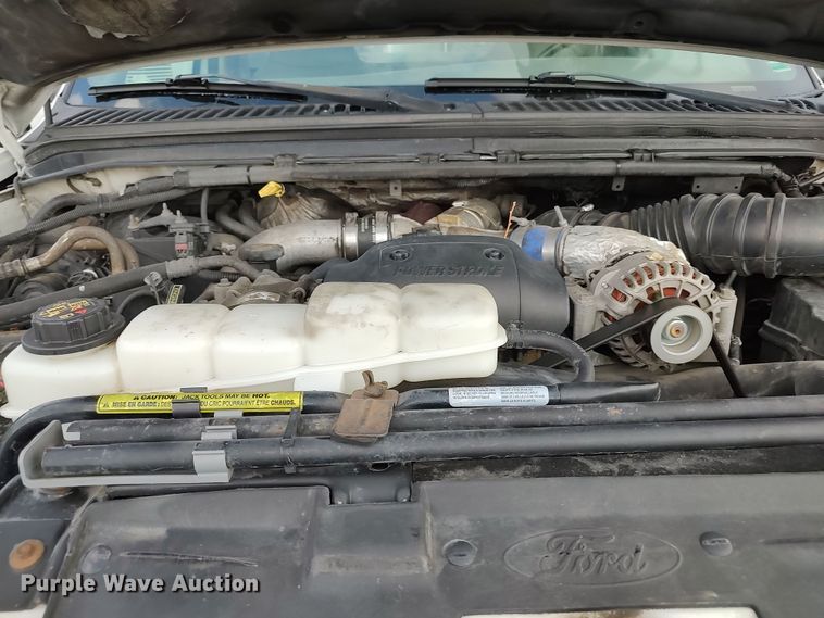 image for item LK9129 2001 Ford F550 Super Duty  bucket truck