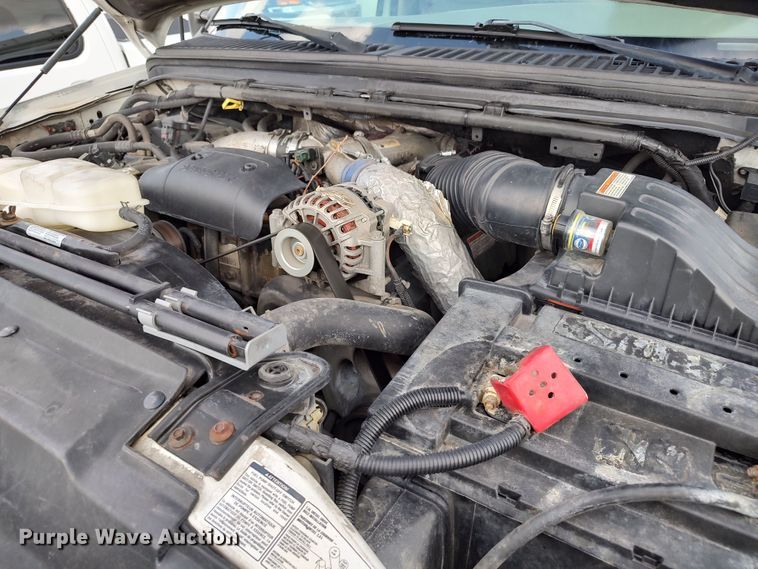 image for item LK9129 2001 Ford F550 Super Duty  bucket truck