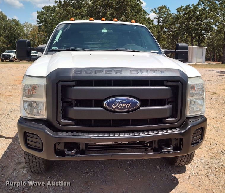 image for item LK9157 2015 Ford F350 Super Duty XL  flatbed pickup truck