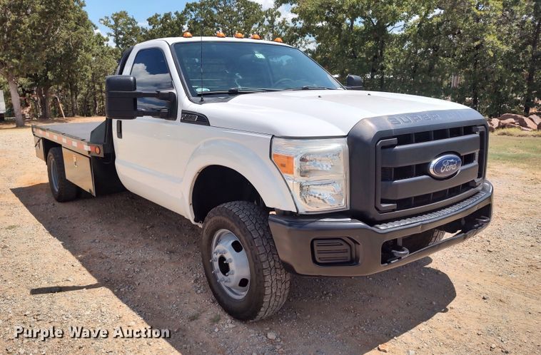 image for item LK9157 2015 Ford F350 Super Duty XL  flatbed pickup truck