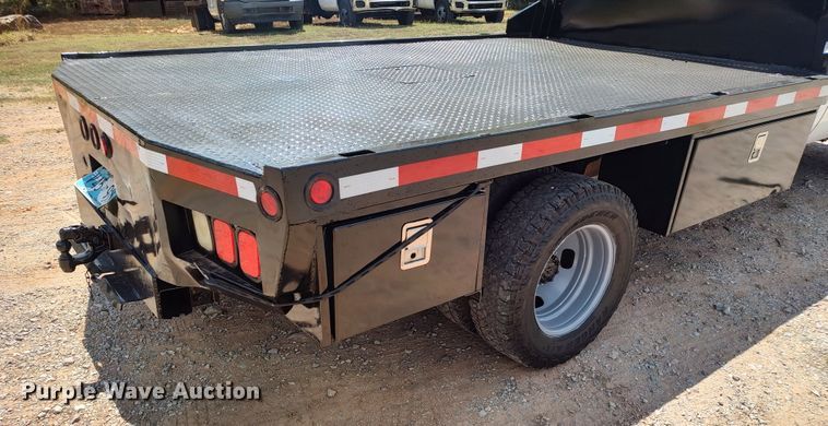 image for item LK9157 2015 Ford F350 Super Duty XL  flatbed pickup truck