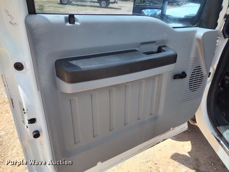 image for item LK9157 2015 Ford F350 Super Duty XL  flatbed pickup truck