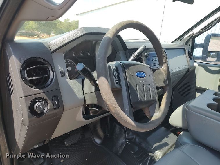 image for item LK9157 2015 Ford F350 Super Duty XL  flatbed pickup truck