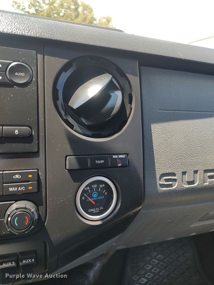 image for item LK9157 2015 Ford F350 Super Duty XL  flatbed pickup truck