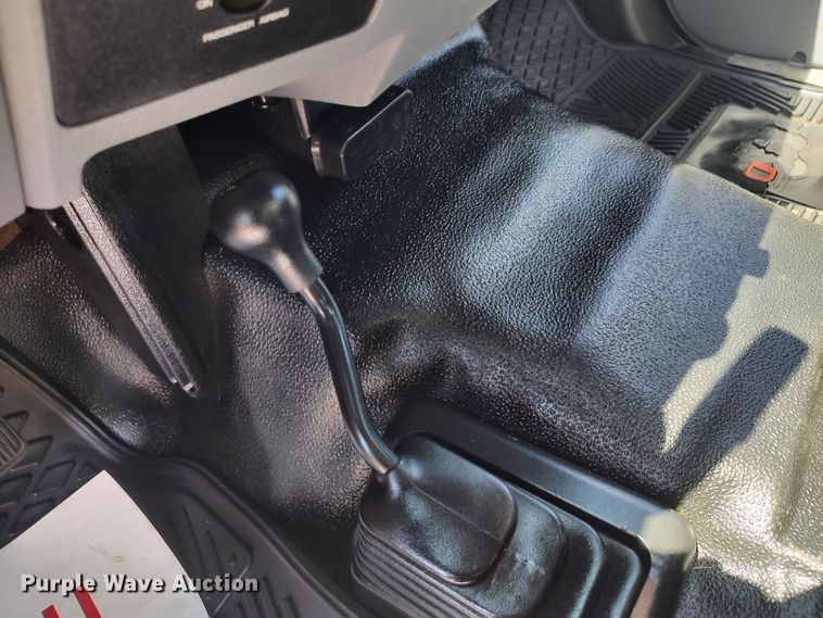 image for item LK9157 2015 Ford F350 Super Duty XL  flatbed pickup truck