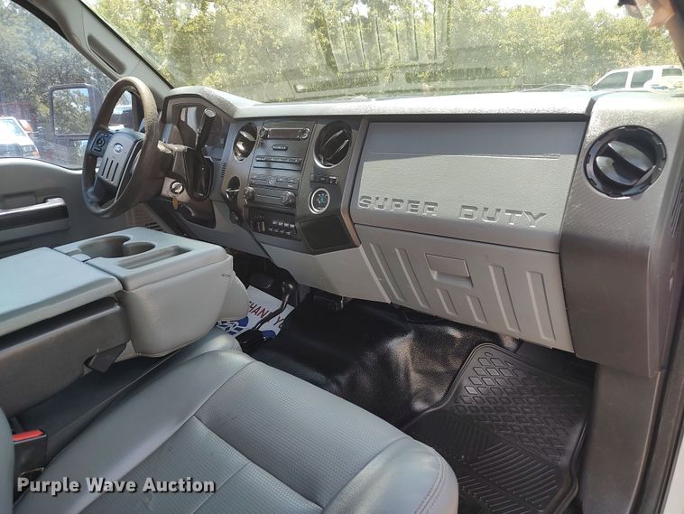 image for item LK9157 2015 Ford F350 Super Duty XL  flatbed pickup truck