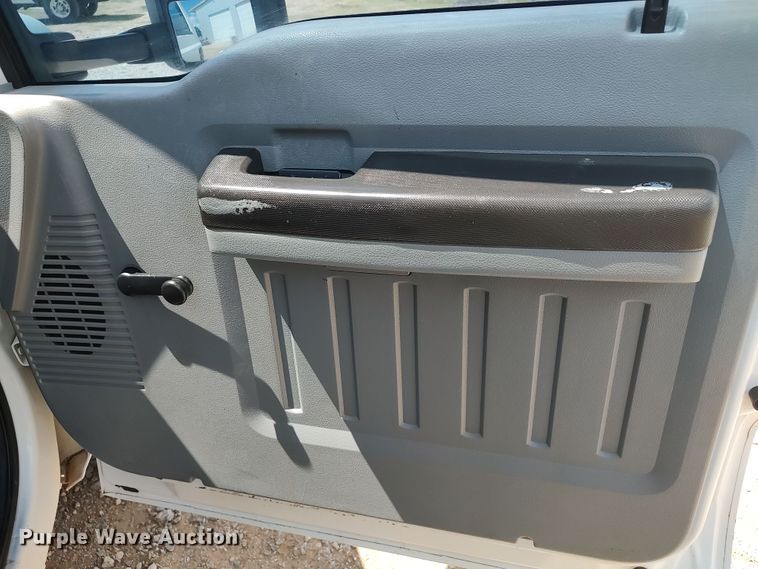 image for item LK9157 2015 Ford F350 Super Duty XL  flatbed pickup truck