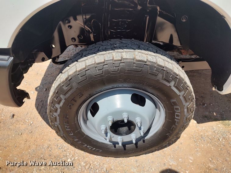 image for item LK9157 2015 Ford F350 Super Duty XL  flatbed pickup truck