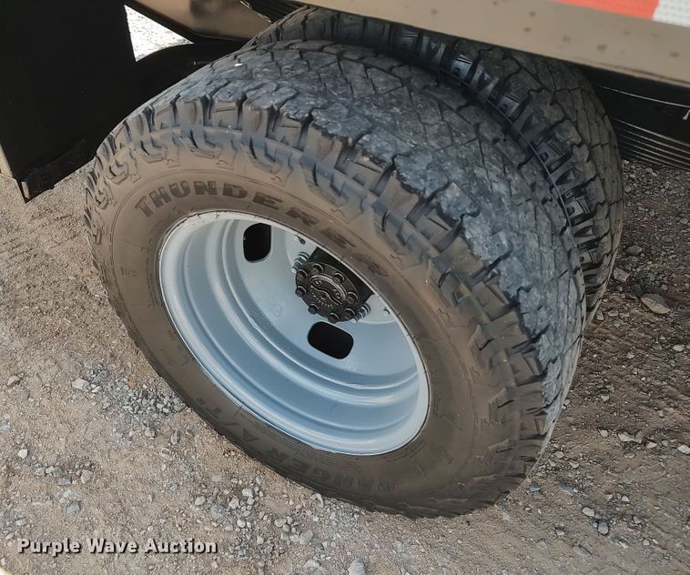 image for item LK9157 2015 Ford F350 Super Duty XL  flatbed pickup truck