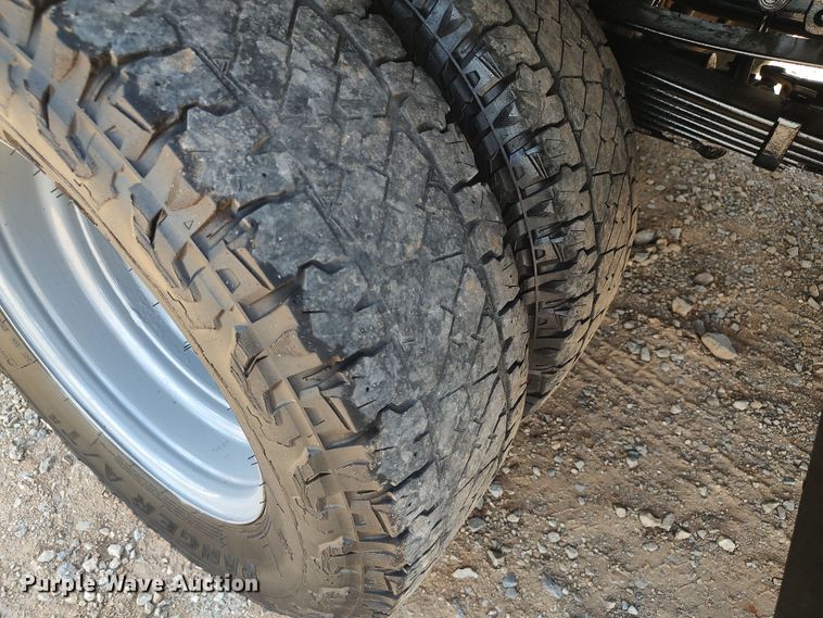 image for item LK9157 2015 Ford F350 Super Duty XL  flatbed pickup truck