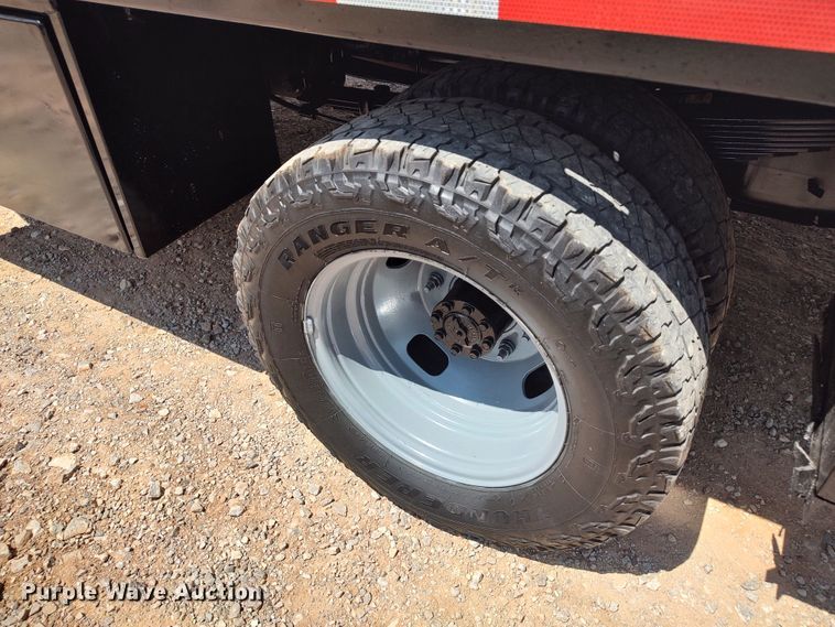 image for item LK9157 2015 Ford F350 Super Duty XL  flatbed pickup truck