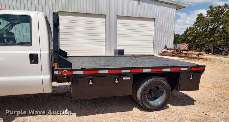 image for item LK9159 2016 Ford F350 Super Duty XL  flatbed pickup truck