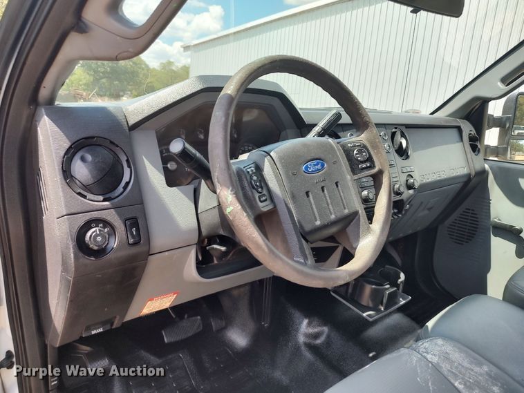 image for item LK9159 2016 Ford F350 Super Duty XL  flatbed pickup truck