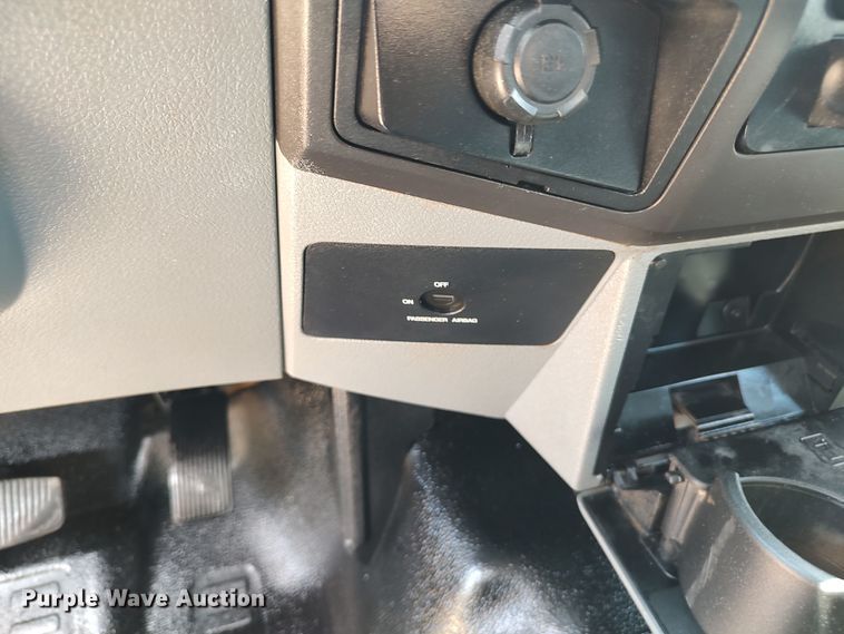 image for item LK9159 2016 Ford F350 Super Duty XL  flatbed pickup truck