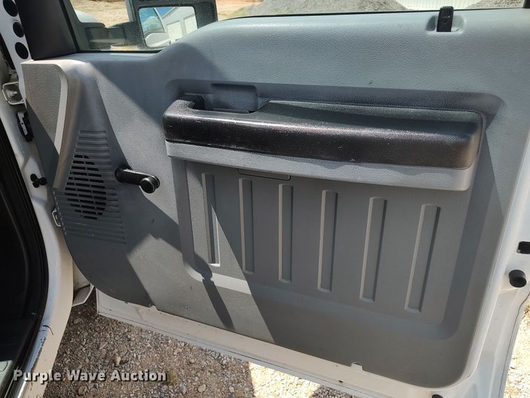 image for item LK9159 2016 Ford F350 Super Duty XL  flatbed pickup truck