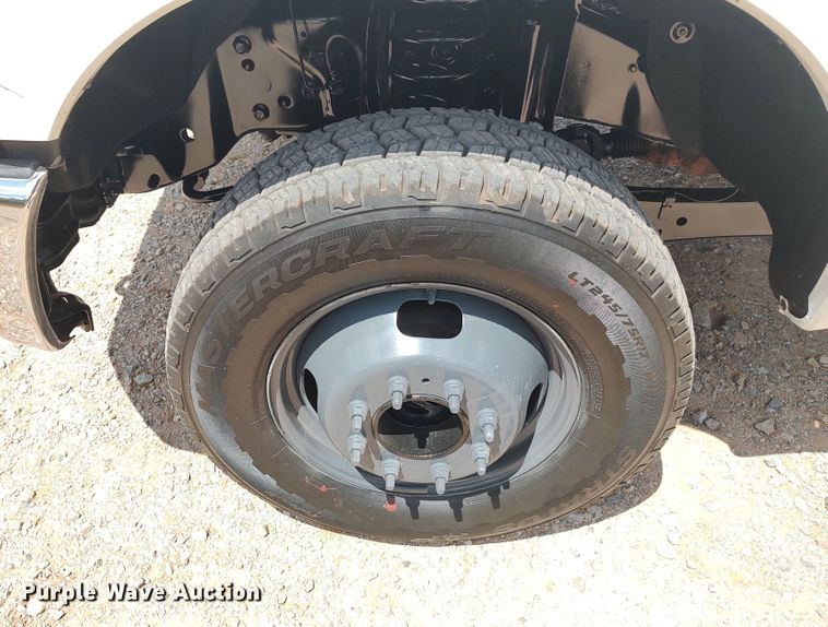 image for item LK9159 2016 Ford F350 Super Duty XL  flatbed pickup truck