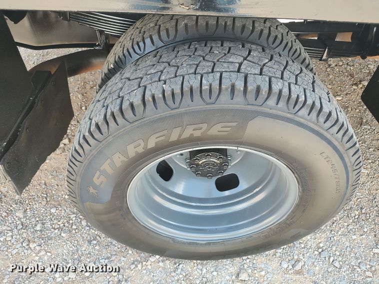 image for item LK9159 2016 Ford F350 Super Duty XL  flatbed pickup truck