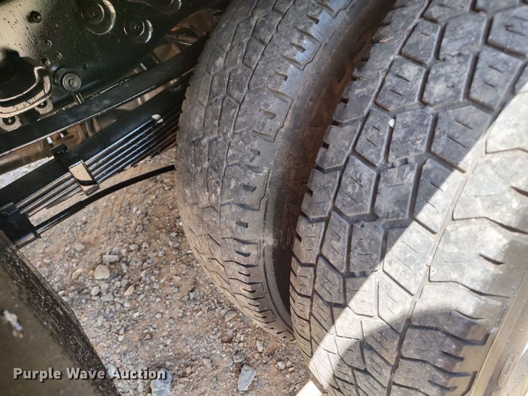 image for item LK9159 2016 Ford F350 Super Duty XL  flatbed pickup truck