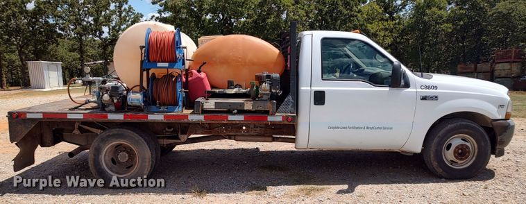 image for item LK9160 2002 Ford F350 Super Duty XL  flatbed pickup truck