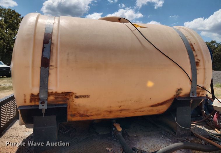 image for item LK9160 2002 Ford F350 Super Duty XL  flatbed pickup truck