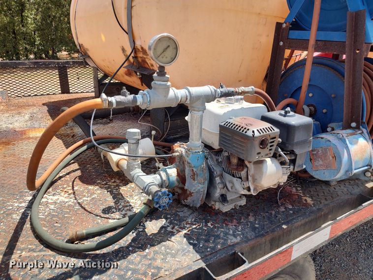 image for item LK9160 2002 Ford F350 Super Duty XL  flatbed pickup truck