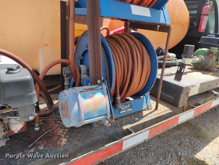 image for item LK9160 2002 Ford F350 Super Duty XL  flatbed pickup truck