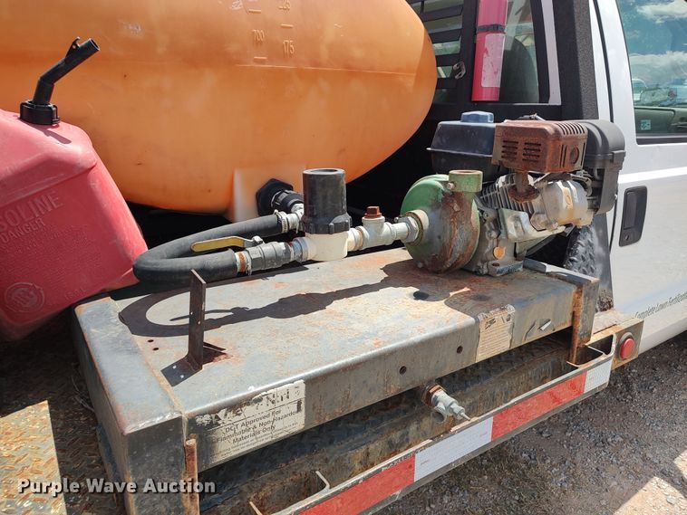 image for item LK9160 2002 Ford F350 Super Duty XL  flatbed pickup truck