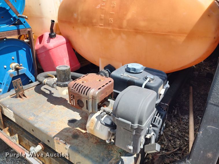 image for item LK9160 2002 Ford F350 Super Duty XL  flatbed pickup truck