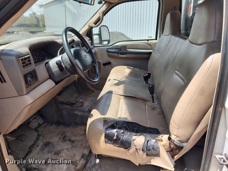 image for item LK9160 2002 Ford F350 Super Duty XL  flatbed pickup truck