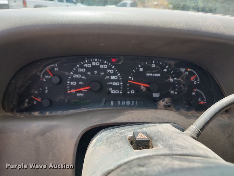 image for item LK9160 2002 Ford F350 Super Duty XL  flatbed pickup truck