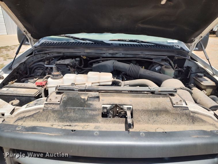 image for item LK9160 2002 Ford F350 Super Duty XL  flatbed pickup truck