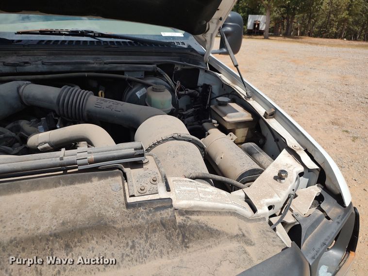 image for item LK9160 2002 Ford F350 Super Duty XL  flatbed pickup truck