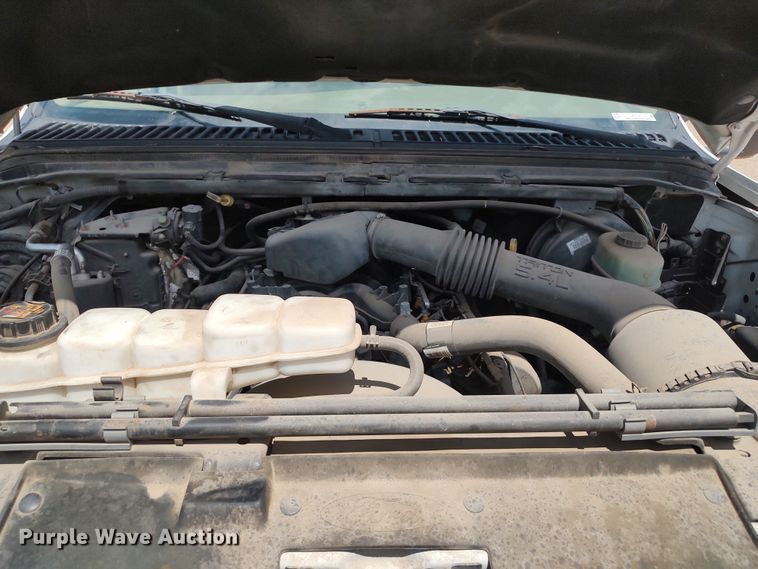 image for item LK9160 2002 Ford F350 Super Duty XL  flatbed pickup truck