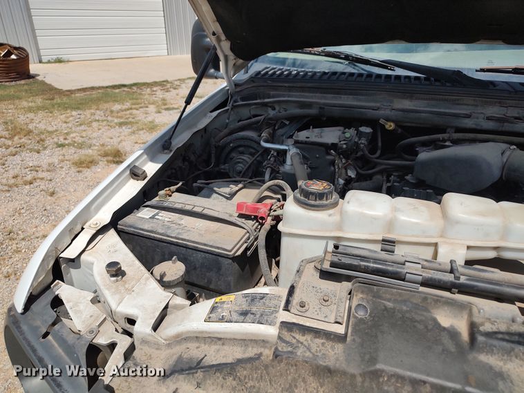 image for item LK9160 2002 Ford F350 Super Duty XL  flatbed pickup truck