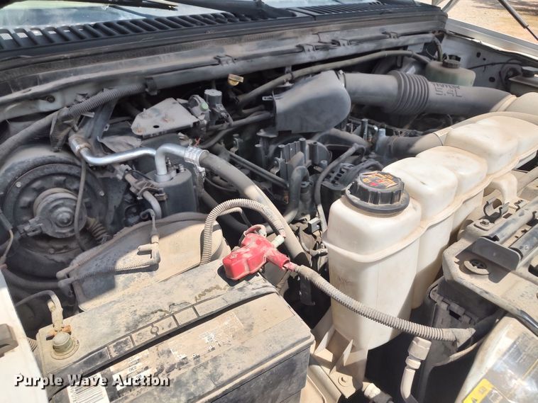 image for item LK9160 2002 Ford F350 Super Duty XL  flatbed pickup truck