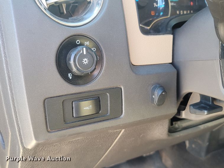 image for item LM9697 2013 Ford F150  SuperCrew pickup truck