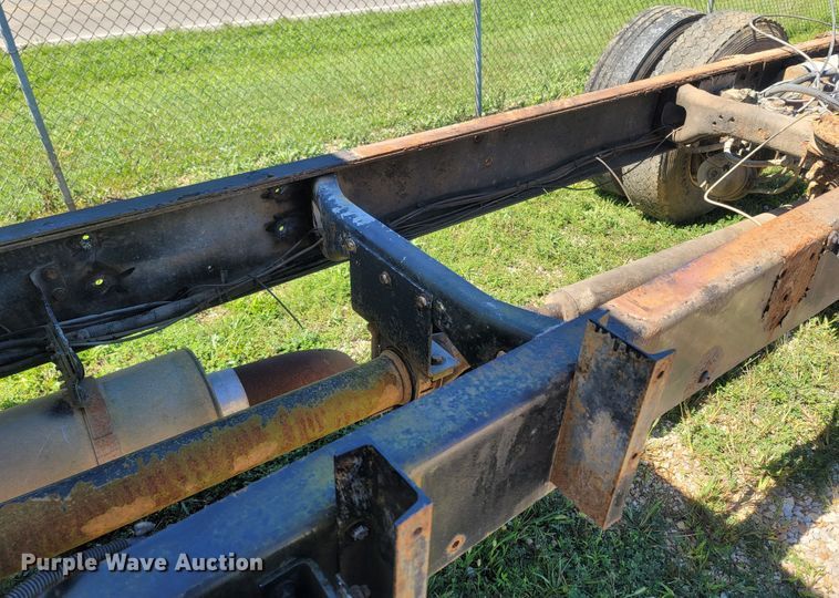 image for item LM9703 2002 Freightliner FL70  truck cab and chassis