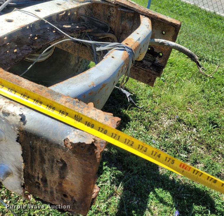 image for item LM9703 2002 Freightliner FL70  truck cab and chassis